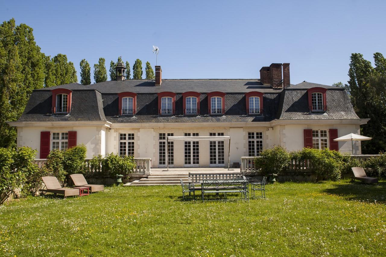 Отель Le Domaine De Barbizon Saint-Martin-en-Biere Экстерьер фото
